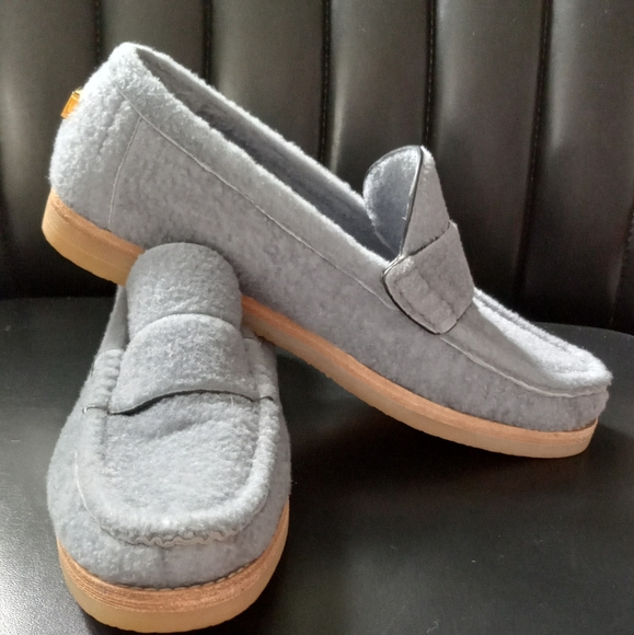 Stuart Weitzman Blue/Gray Loafers Slip-Ons Classic Design - Picture 3 of 7